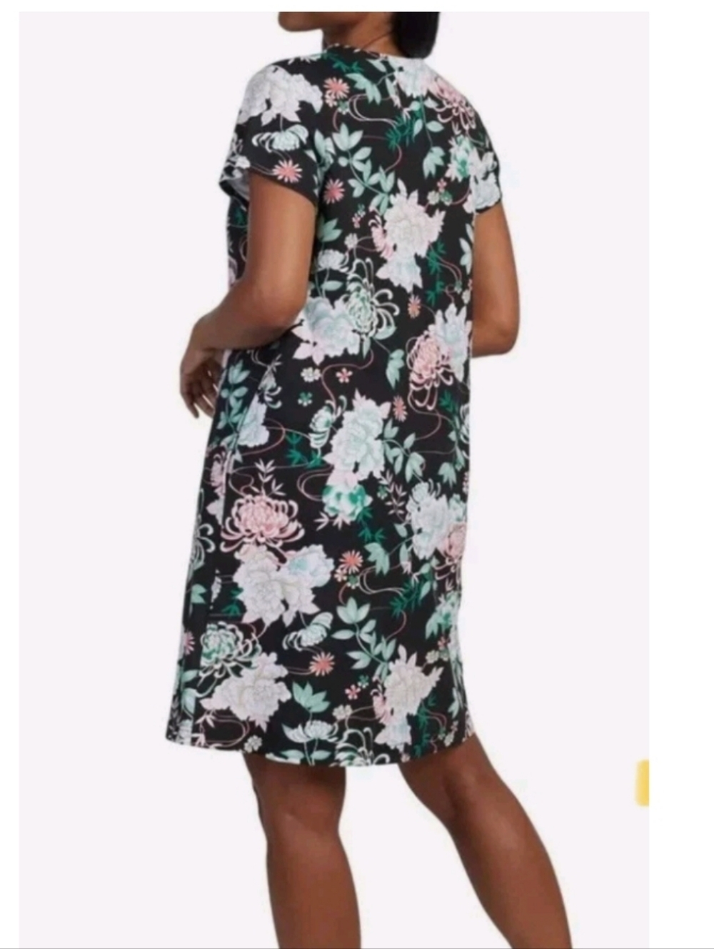 Miss Elaine Black Floral V-Neck Short Sleeve Robe Or House Coat In XL & Small - Picture 3 of 8